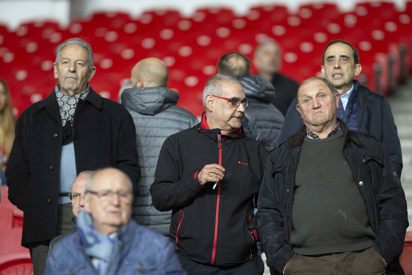 Fotos: ¿Estuviste en el Sporting - Cádiz? ¡Búscate!