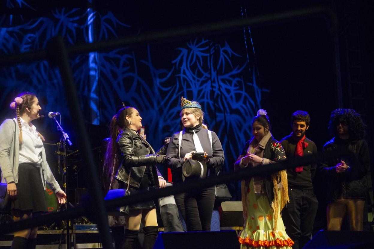 Sonia Miranda fue coronada reina del Goxu y la Faba. 