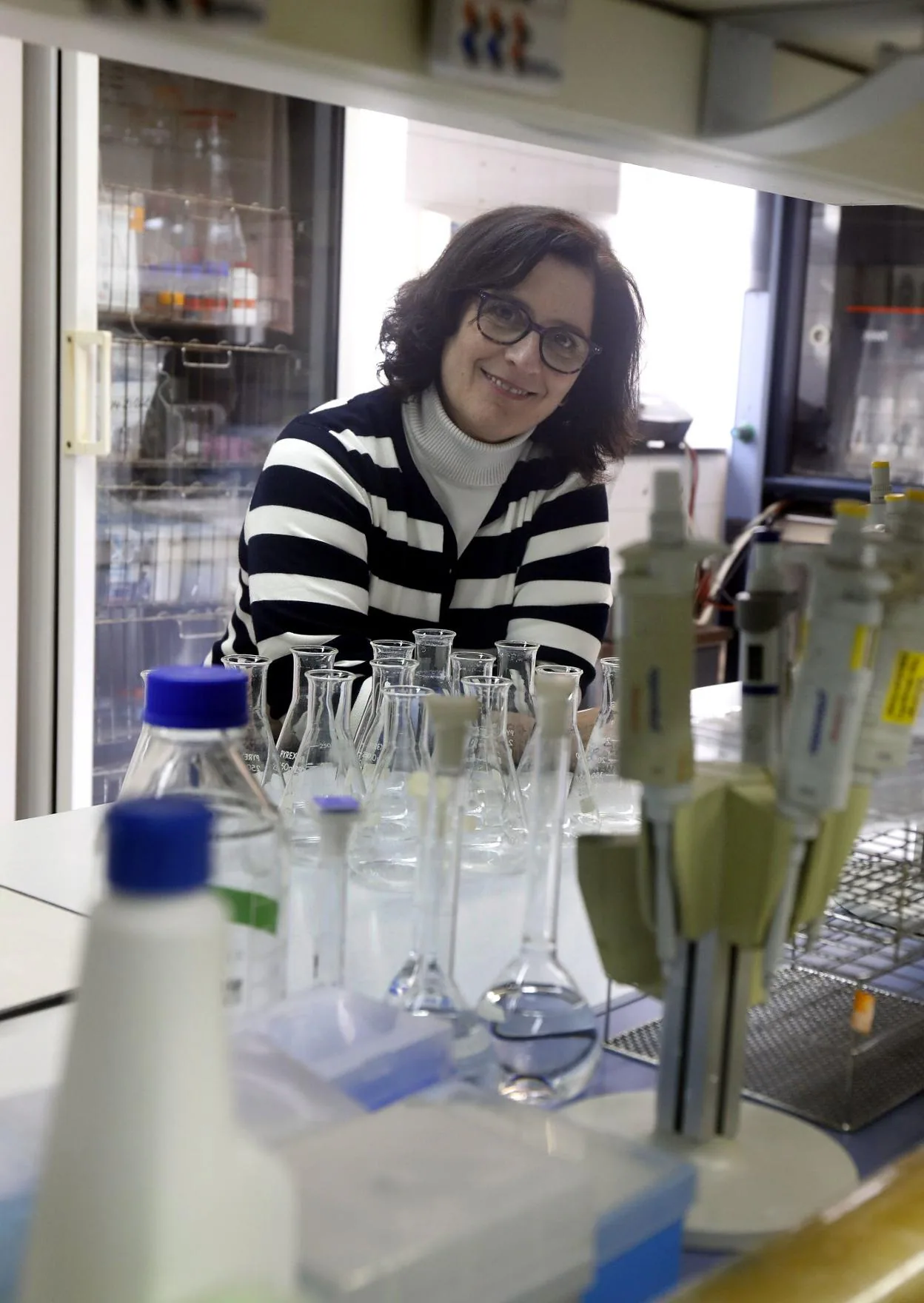 Mamen Oliván, en los laboratorios del Serida, en Villaviciosa.