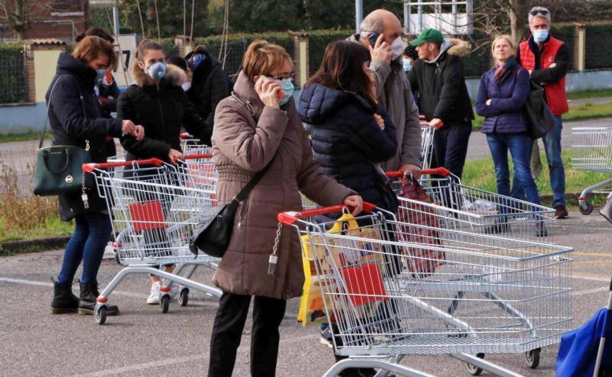 Milán cierra escuelas, cines y teatros y Venecia cancela su carnaval por el coronavirus