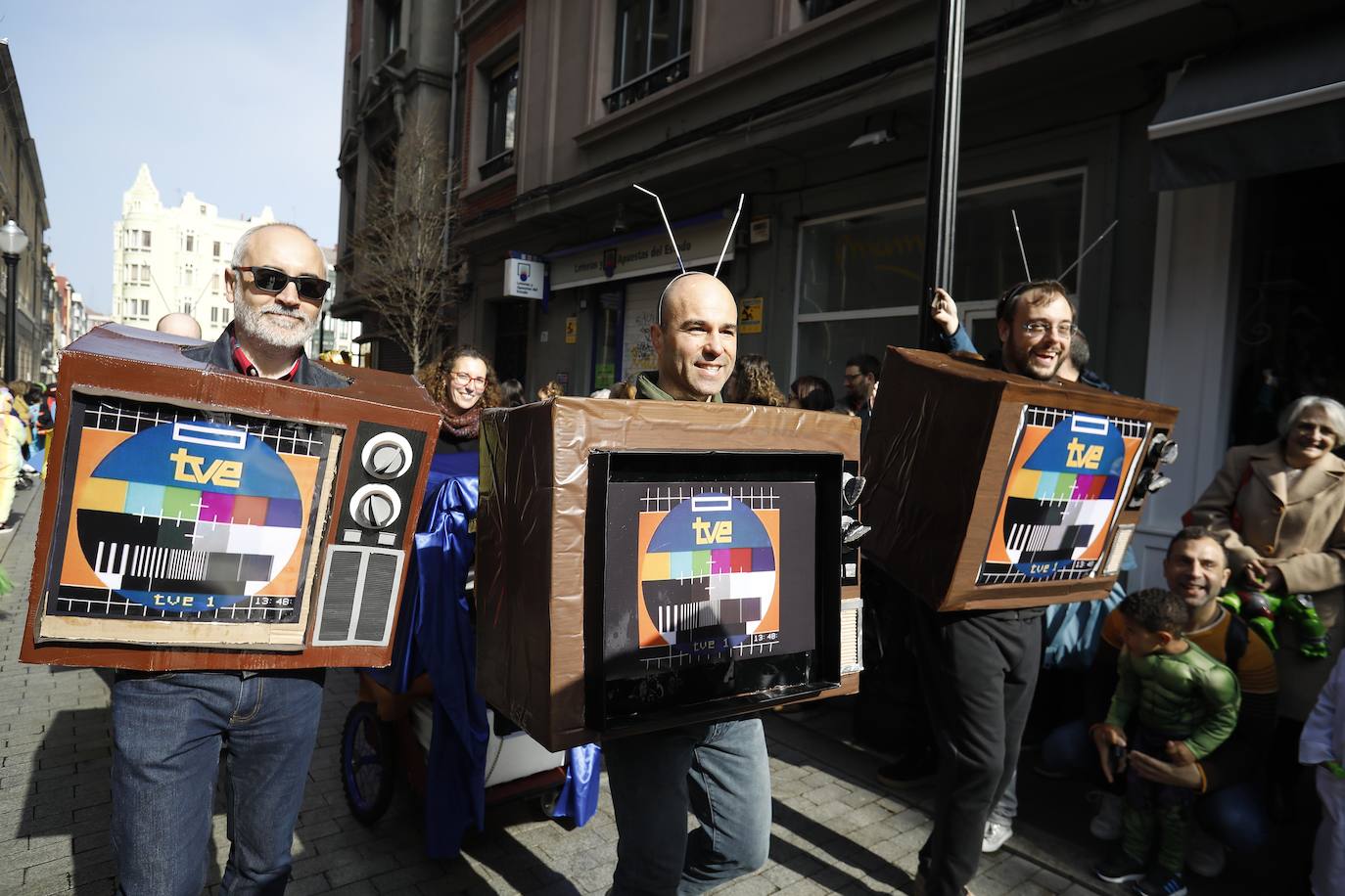 Fotos: ¿Estuviste en el desfile infantil del Antroxu en Gijón? ¡Búscate!