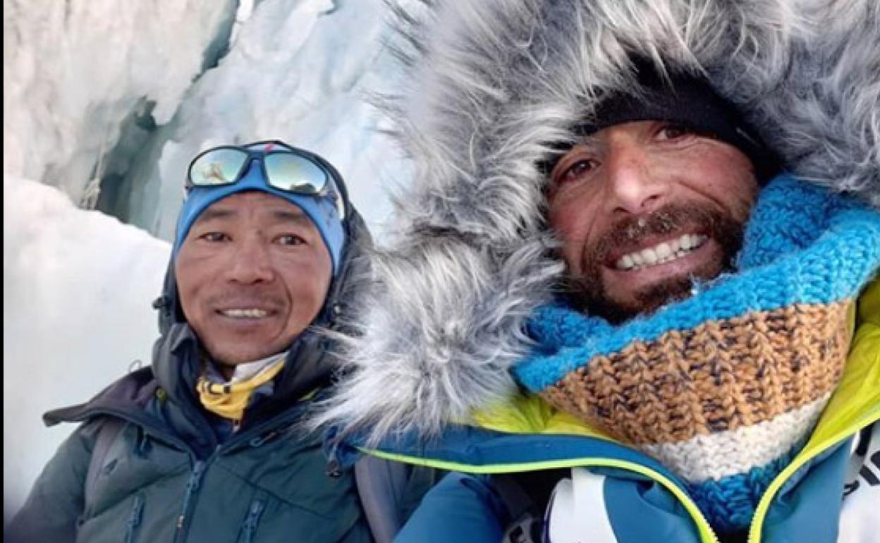 El asalto final de Alex Txikon hacia la cima del Everest