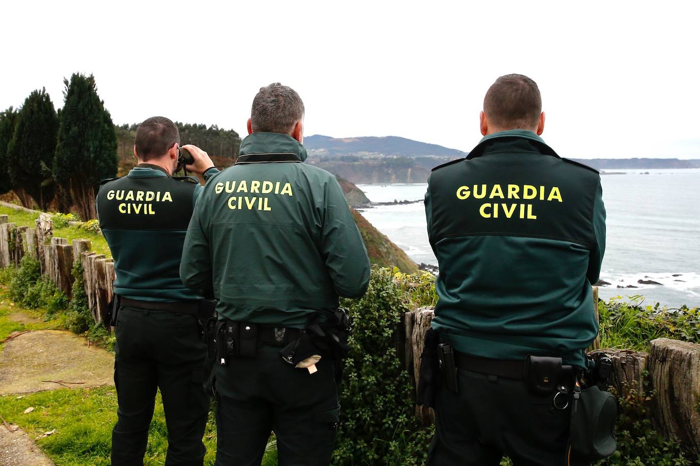 Bomberos, el Helimer y Salvamento Marítimo tratan de encontrar al hombre, desaparecido desde este lunes a mediodía