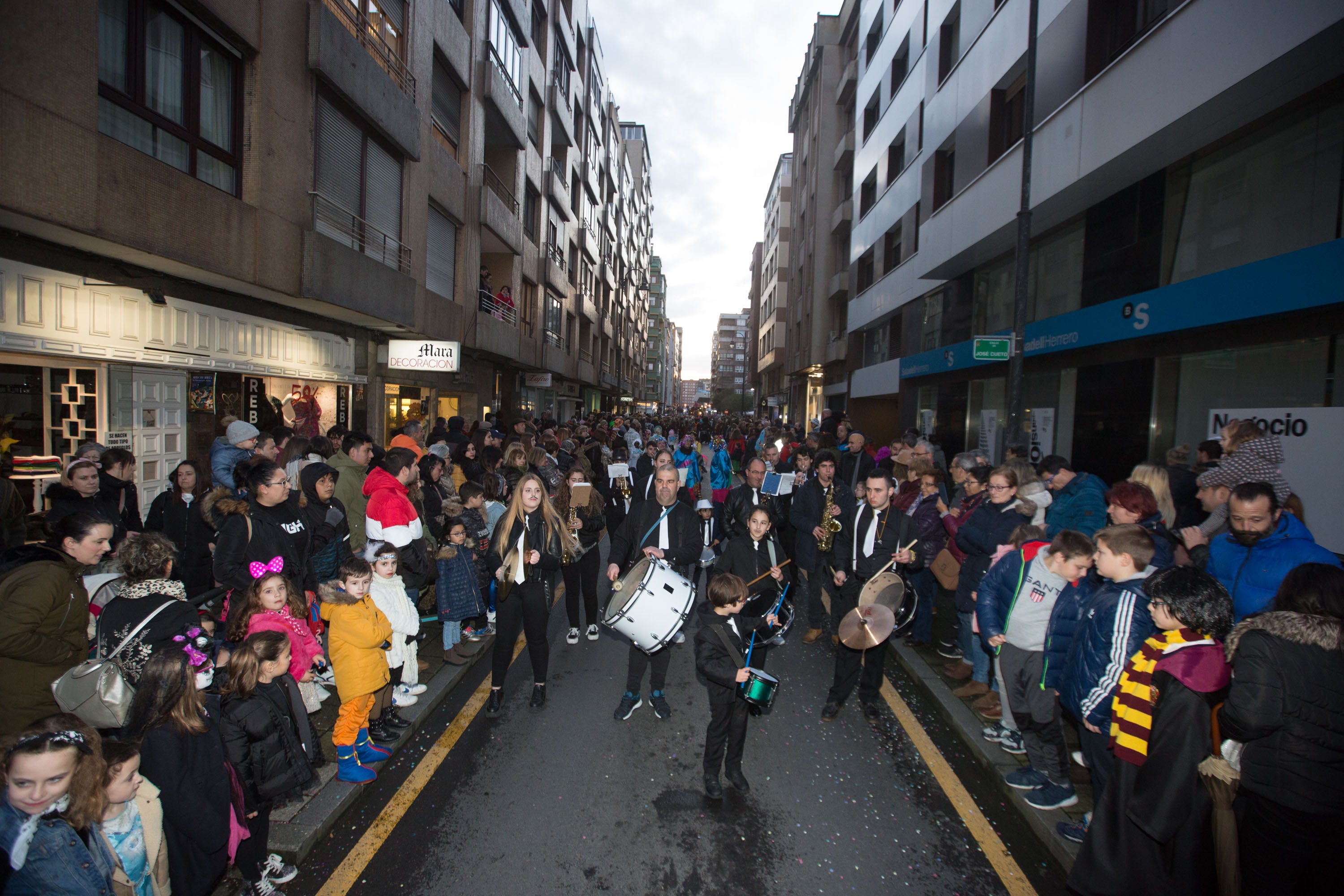 Fotos: Búscate en el Desfile de Antroxos