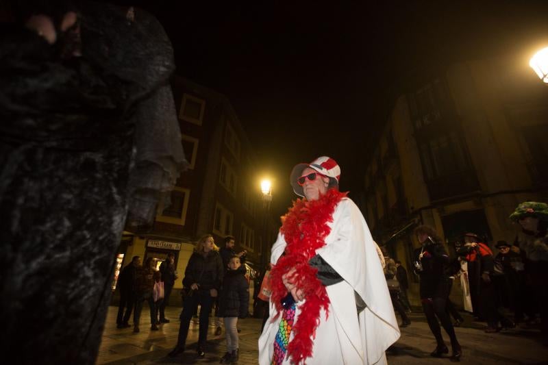 Fotos: El entroxu entierra a su sardina