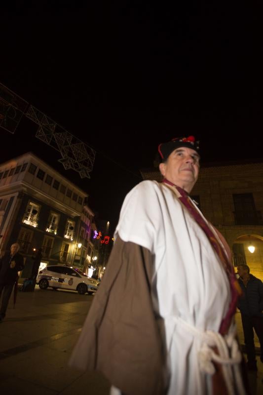 Fotos: El entroxu entierra a su sardina