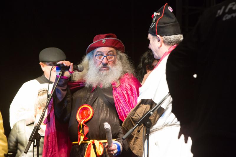 Fotos: El entroxu entierra a su sardina