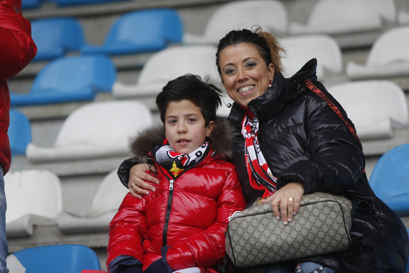 Fotos: ¿Estuviste en el Ponferradina – Sporting? ¡Búscate!