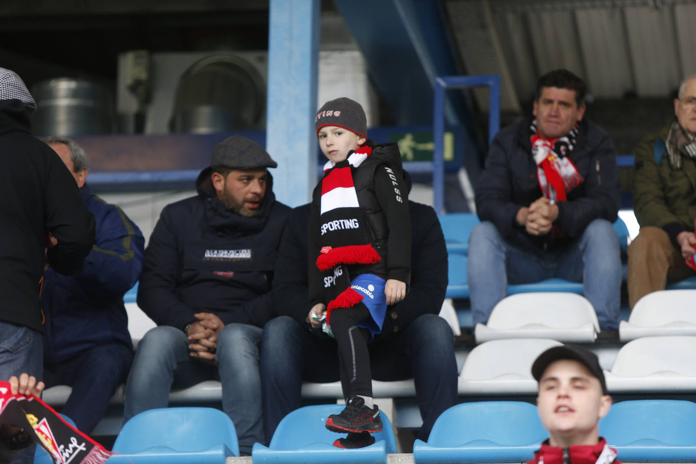 Fotos: ¿Estuviste en el Ponferradina – Sporting? ¡Búscate!