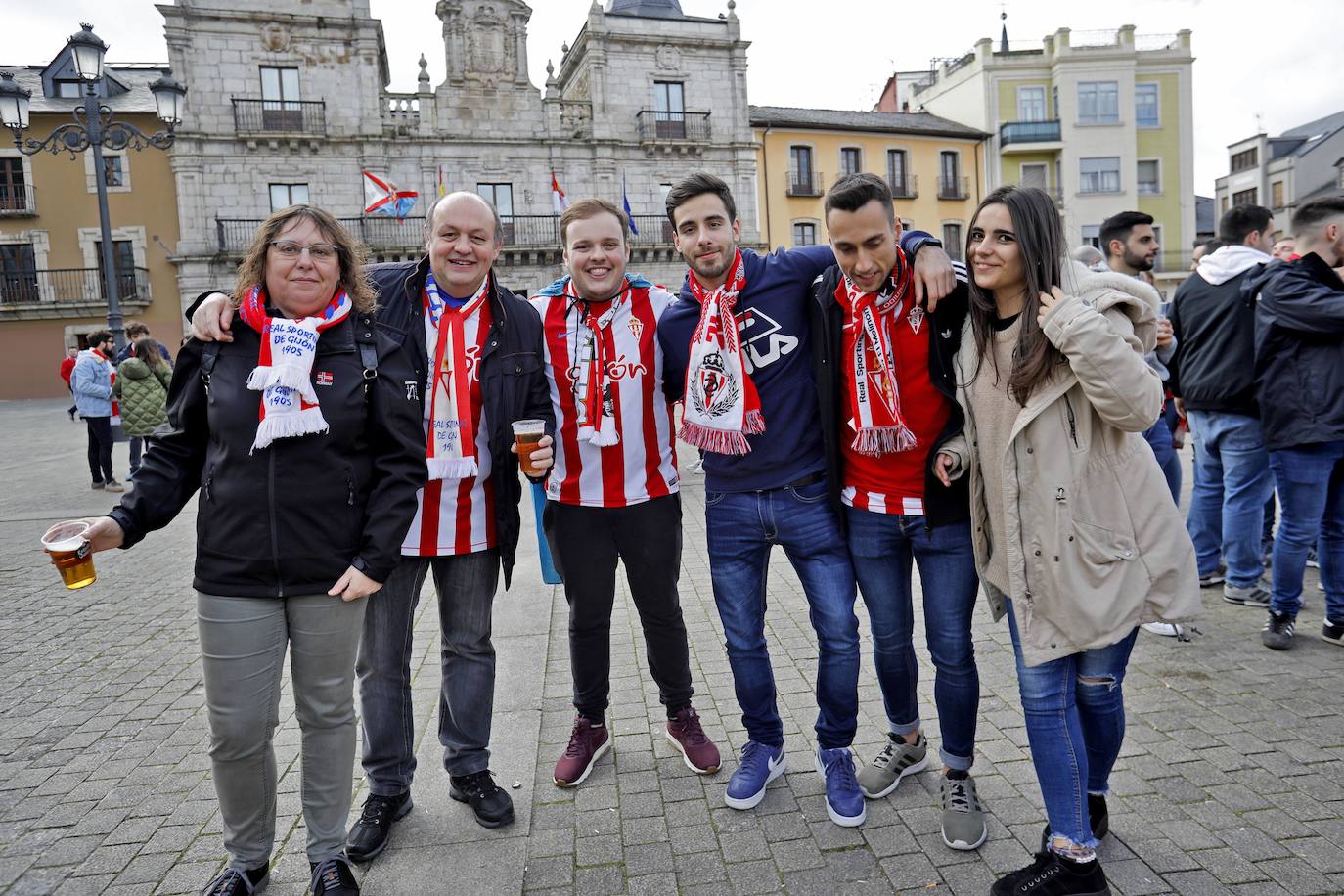 Fotos: ¿Estuviste en el Ponferradina – Sporting? ¡Búscate!