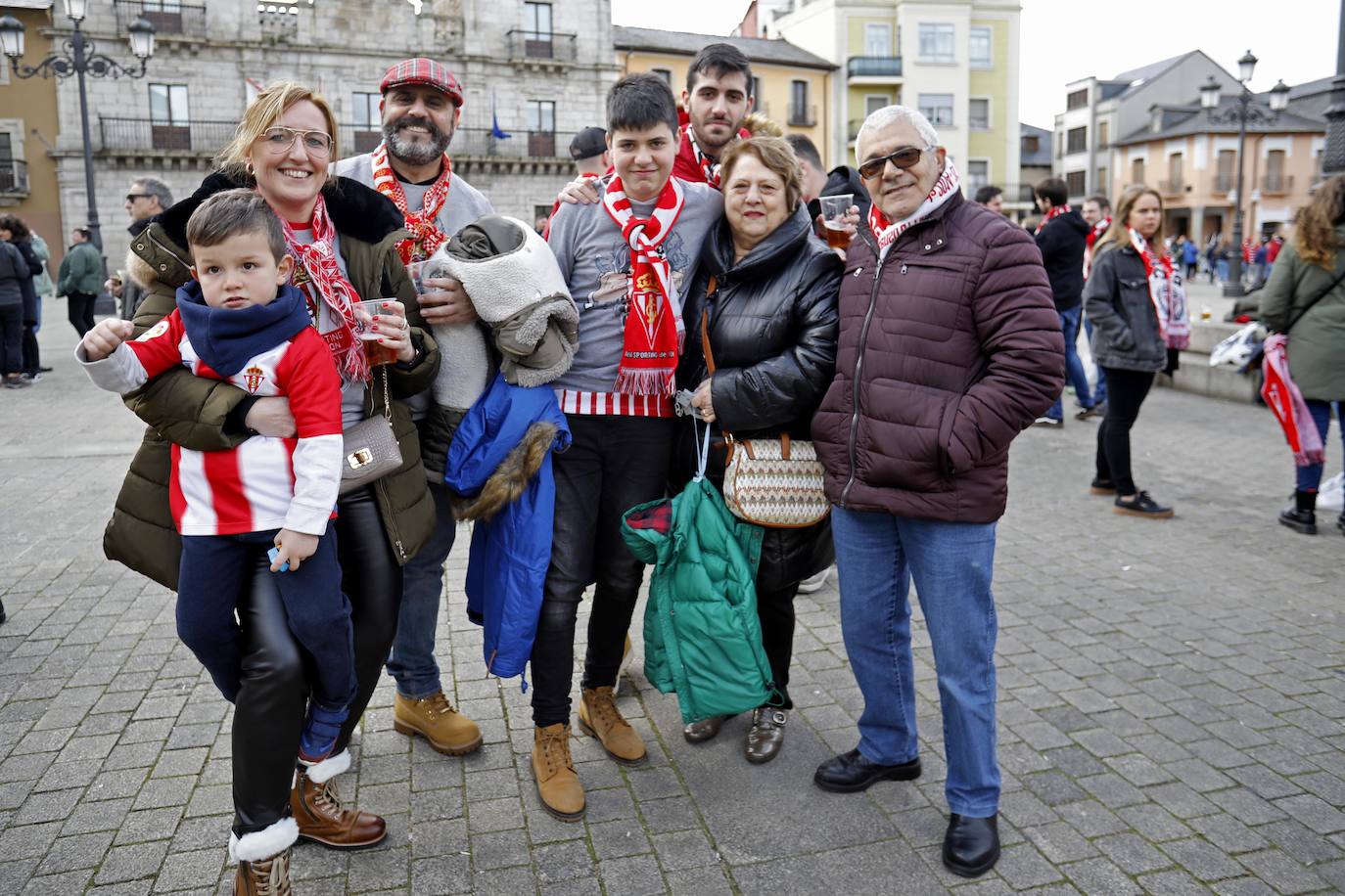 Fotos: ¿Estuviste en el Ponferradina – Sporting? ¡Búscate!