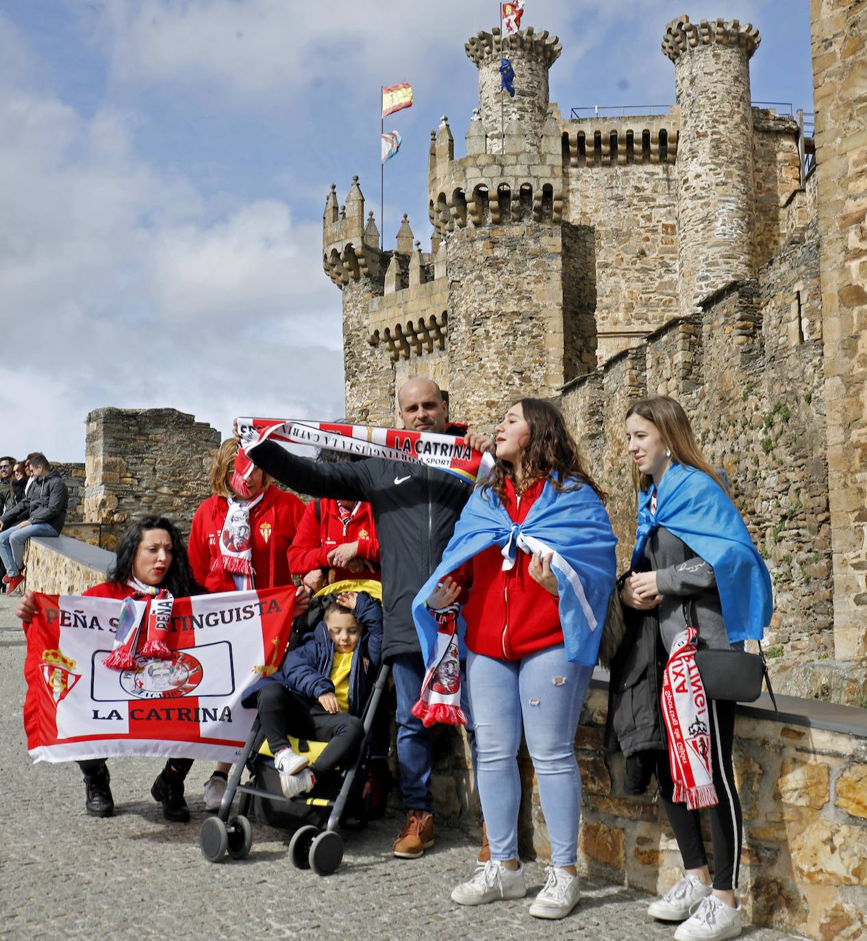 Fotos: ¿Estuviste en el Ponferradina – Sporting? ¡Búscate!
