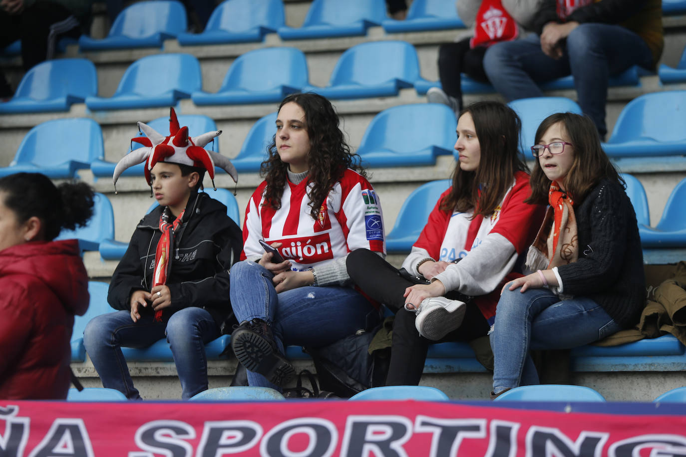 Fotos: ¿Estuviste en el Ponferradina – Sporting? ¡Búscate!