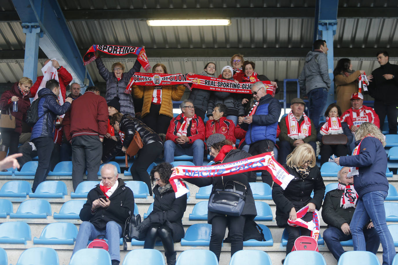 Fotos: ¿Estuviste en el Ponferradina – Sporting? ¡Búscate!