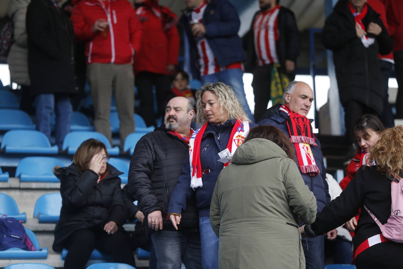 Fotos: ¿Estuviste en el Ponferradina – Sporting? ¡Búscate!