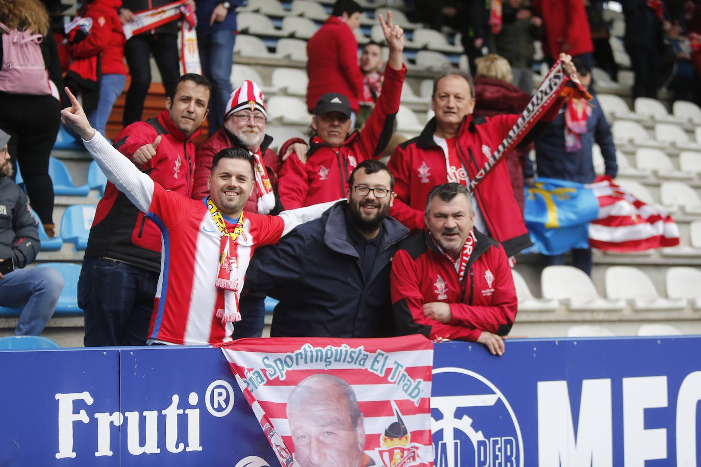 Fotos: ¿Estuviste en el Ponferradina – Sporting? ¡Búscate!