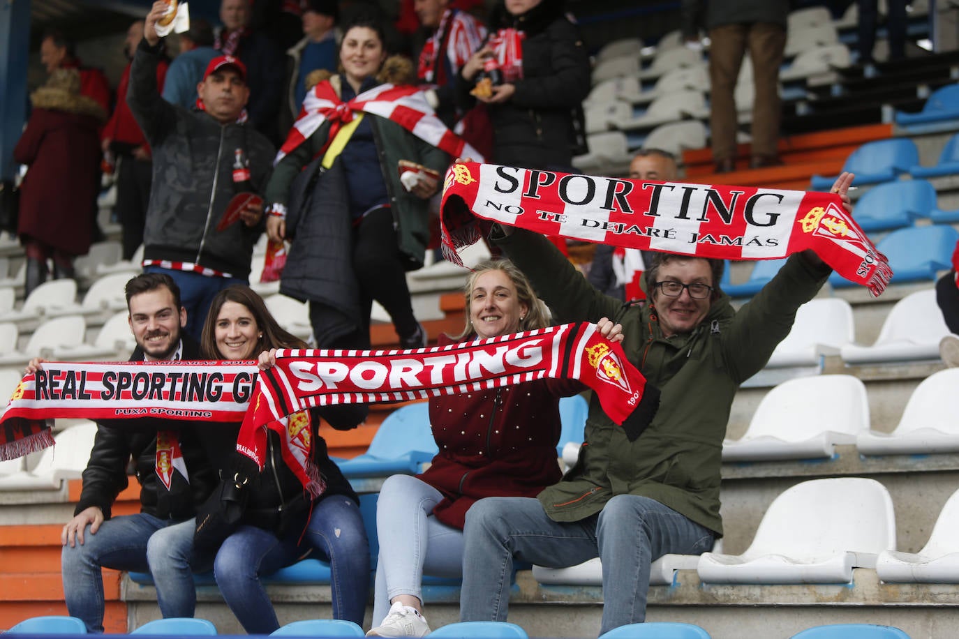 Fotos: ¿Estuviste en el Ponferradina – Sporting? ¡Búscate!