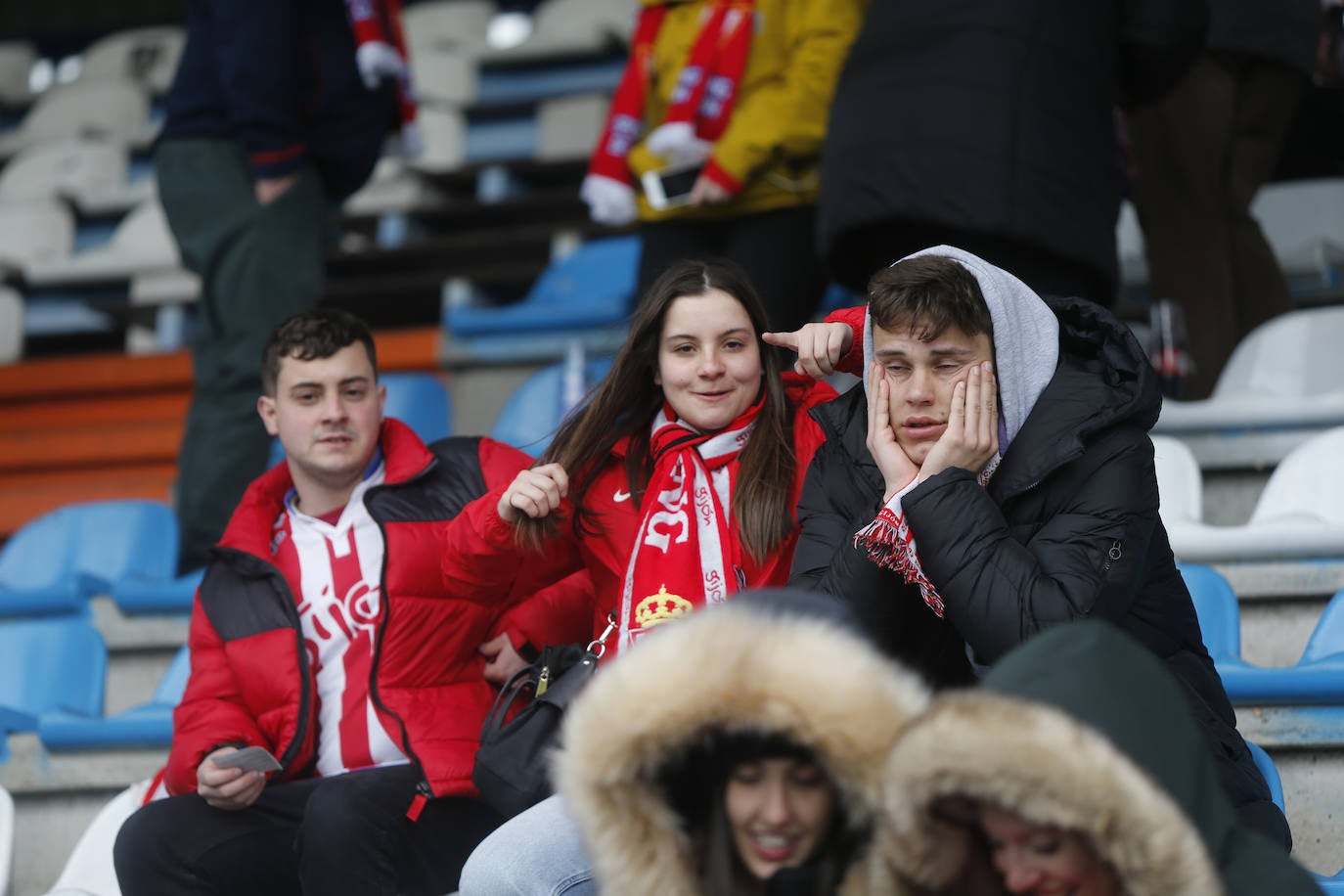 Fotos: ¿Estuviste en el Ponferradina – Sporting? ¡Búscate!