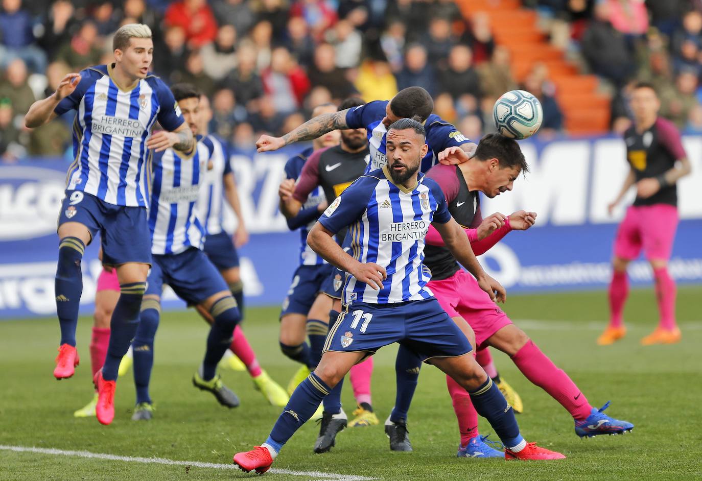 El conjunto rojiblanco cayó en El Toralín debido a un gol Kaxe en el minuto 17. 