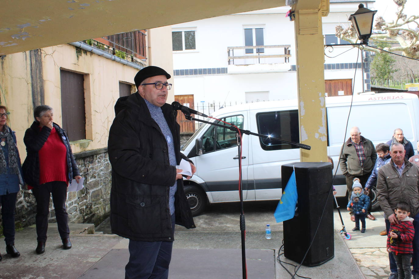 Los vecinos de la comarca aseguran estar «hartos» de que los sucesivos gobiernos regionales pospongan una actuación integral en este vial