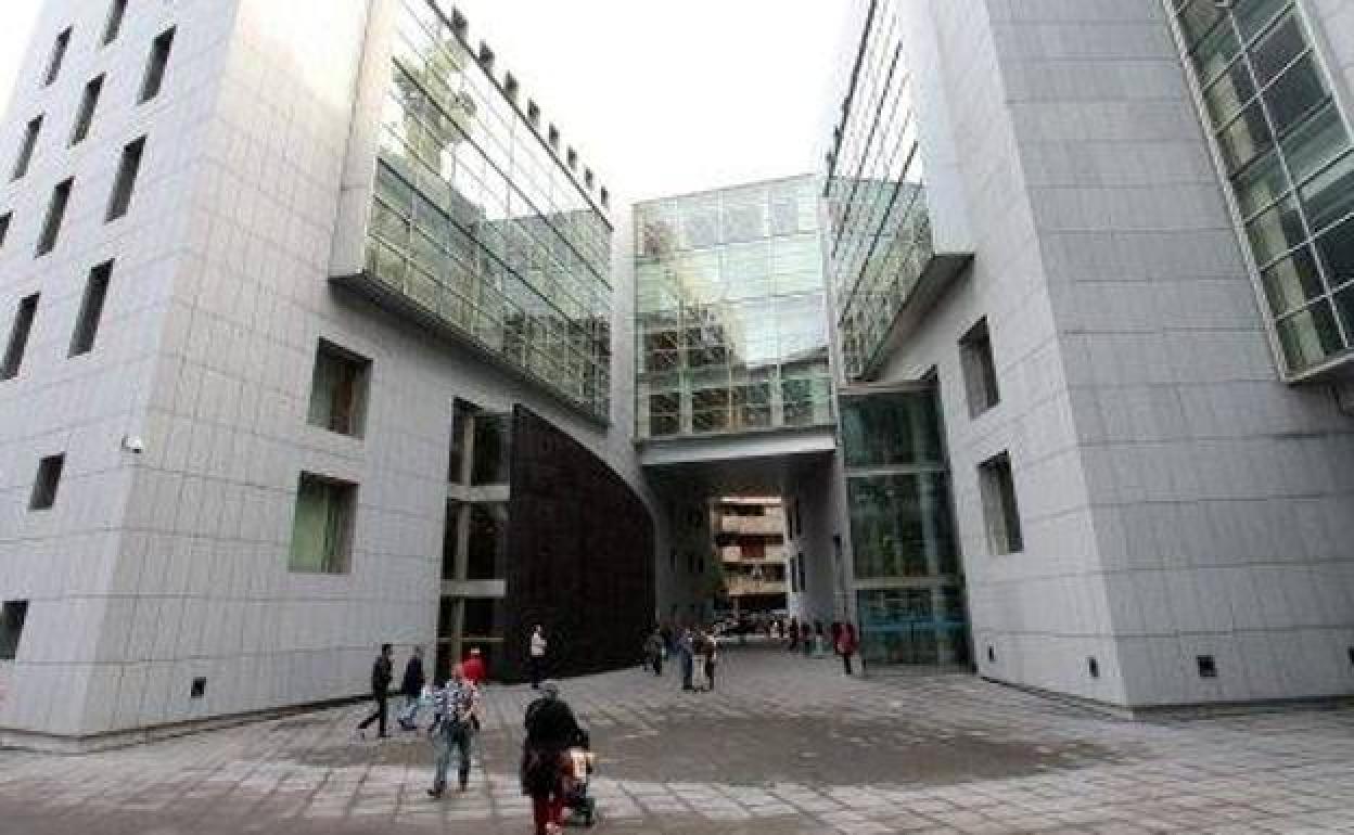 La Fiscalía pide cárcel para una mujer de Sotrondio por abandonar a sus ocho hijos