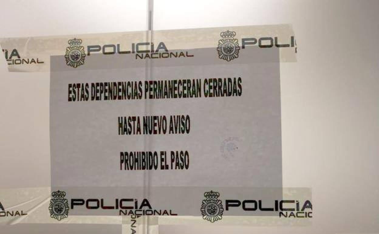 Imagen de la sala en la que tuvo lugar el contagio ahora precintada.