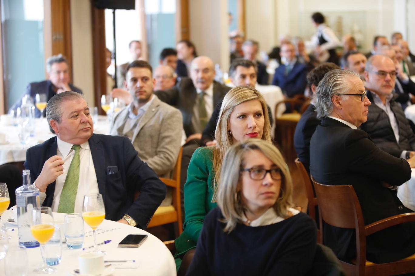 El presidente de la Confederación Española de Organizaciones Empresariales (CEOE) participa en la jornada 'Retos y oportunidades de las empresas ante el nuevo ciclo', organizada por EL COMERCIO y Liberbank