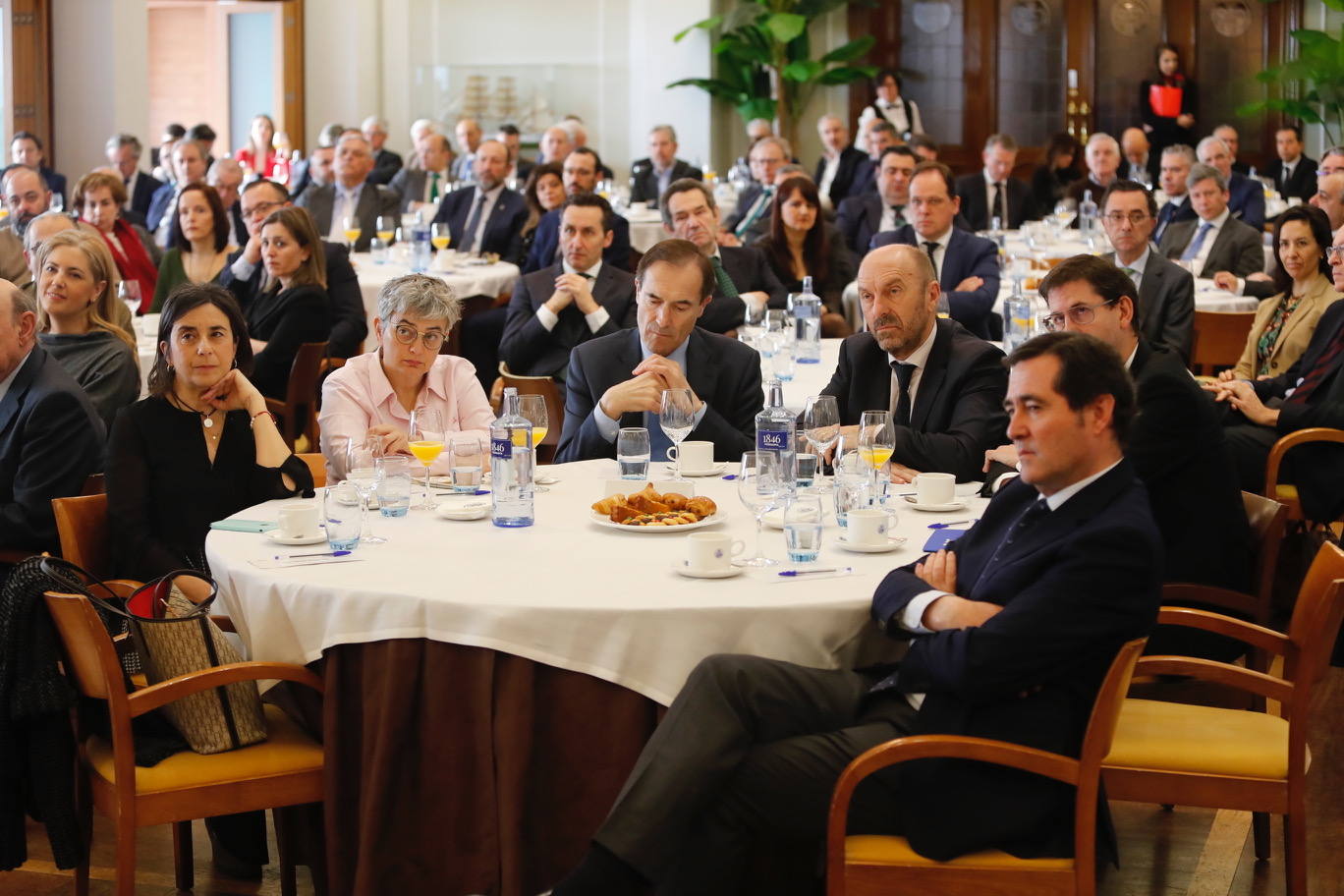 El presidente de la Confederación Española de Organizaciones Empresariales (CEOE) participa en la jornada 'Retos y oportunidades de las empresas ante el nuevo ciclo', organizada por EL COMERCIO y Liberbank