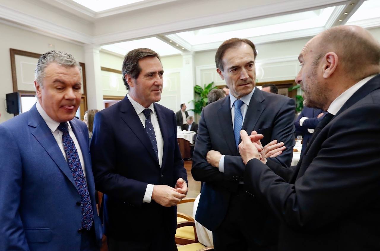 El presidente de la Confederación Española de Organizaciones Empresariales (CEOE) participa en la jornada 'Retos y oportunidades de las empresas ante el nuevo ciclo', organizada por EL COMERCIO y Liberbank