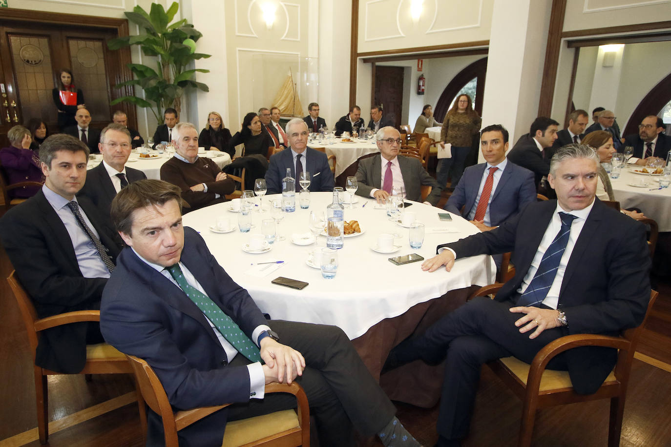 El presidente de la Confederación Española de Organizaciones Empresariales (CEOE) participa en la jornada 'Retos y oportunidades de las empresas ante el nuevo ciclo', organizada por EL COMERCIO y Liberbank