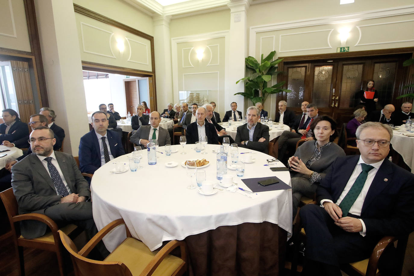 El presidente de la Confederación Española de Organizaciones Empresariales (CEOE) participa en la jornada 'Retos y oportunidades de las empresas ante el nuevo ciclo', organizada por EL COMERCIO y Liberbank