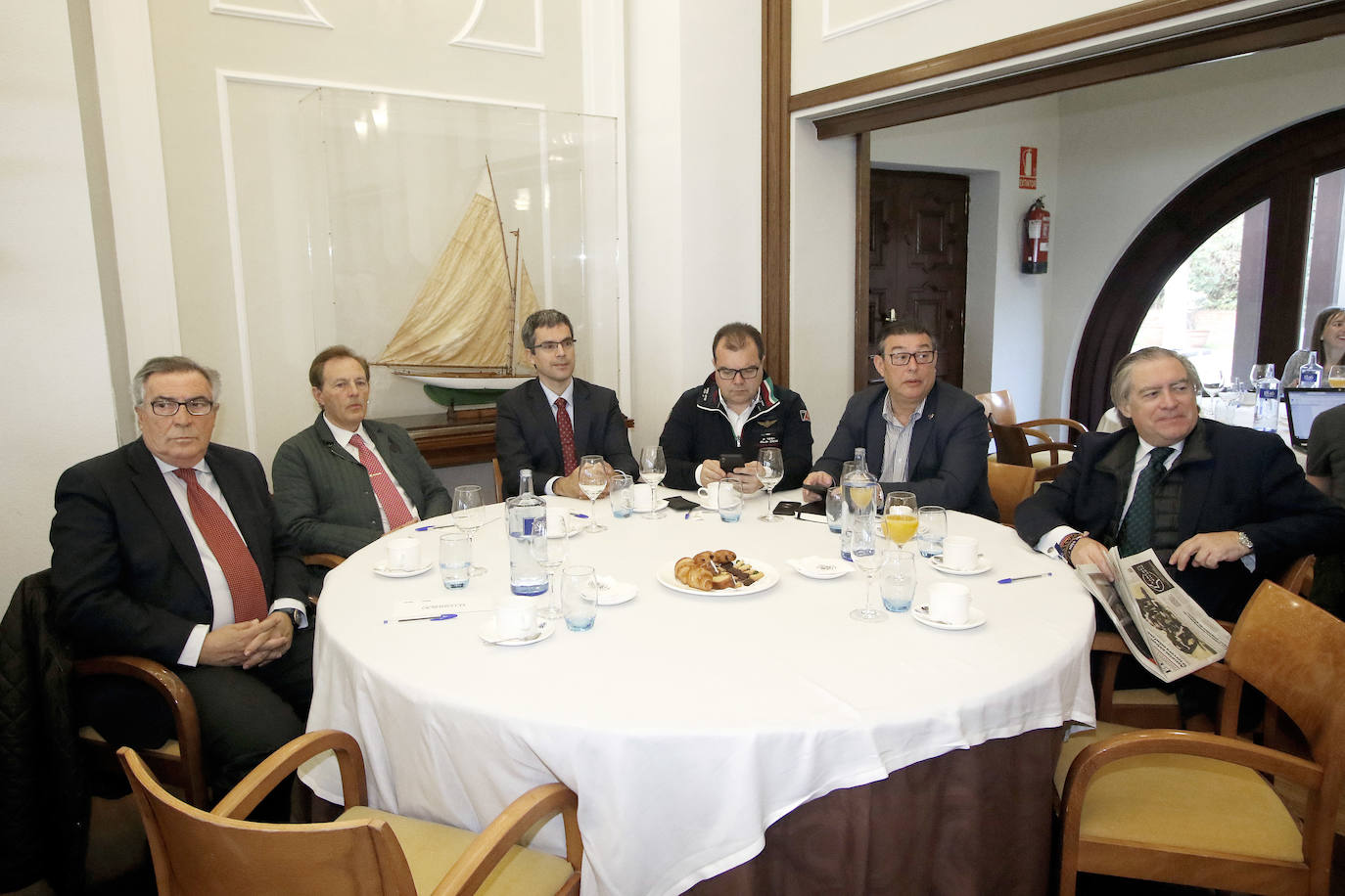 El presidente de la Confederación Española de Organizaciones Empresariales (CEOE) participa en la jornada 'Retos y oportunidades de las empresas ante el nuevo ciclo', organizada por EL COMERCIO y Liberbank