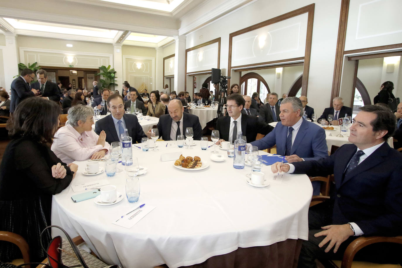 El presidente de la Confederación Española de Organizaciones Empresariales (CEOE) participa en la jornada 'Retos y oportunidades de las empresas ante el nuevo ciclo', organizada por EL COMERCIO y Liberbank