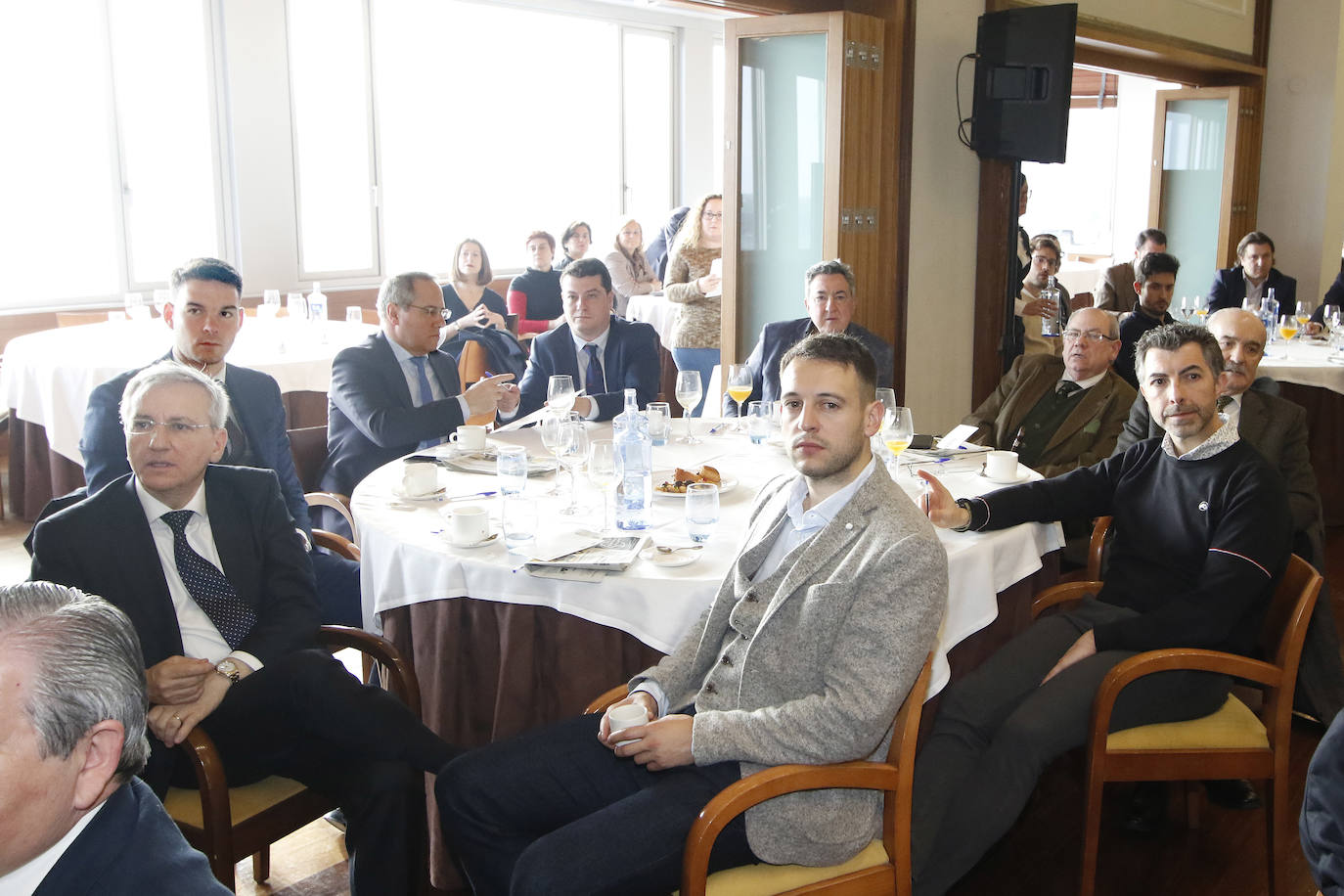 El presidente de la Confederación Española de Organizaciones Empresariales (CEOE) participa en la jornada 'Retos y oportunidades de las empresas ante el nuevo ciclo', organizada por EL COMERCIO y Liberbank