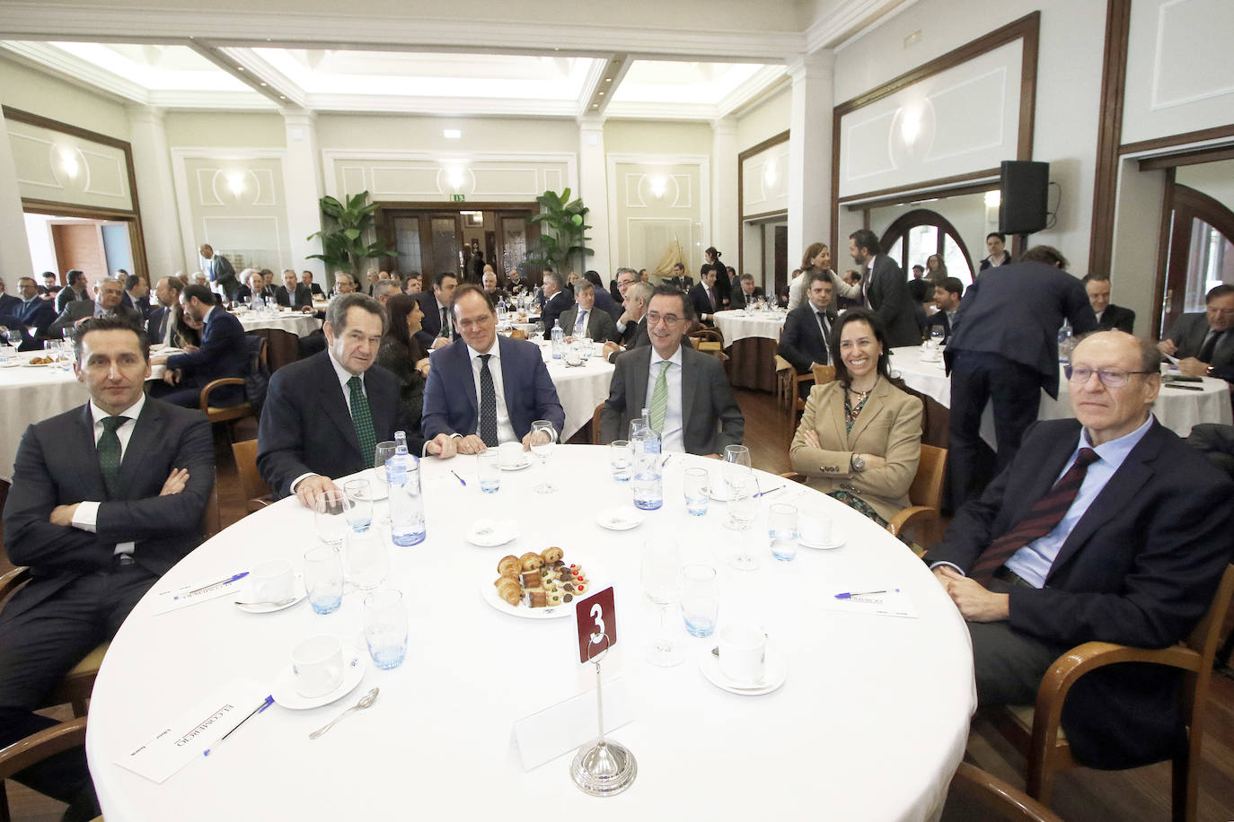 El presidente de la Confederación Española de Organizaciones Empresariales (CEOE) participa en la jornada 'Retos y oportunidades de las empresas ante el nuevo ciclo', organizada por EL COMERCIO y Liberbank