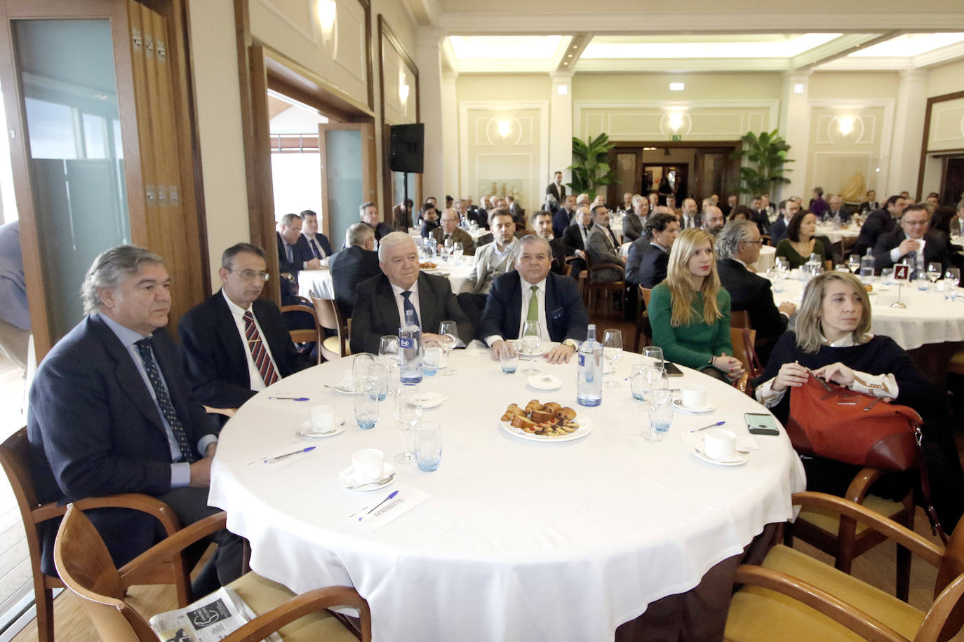 El presidente de la Confederación Española de Organizaciones Empresariales (CEOE) participa en la jornada 'Retos y oportunidades de las empresas ante el nuevo ciclo', organizada por EL COMERCIO y Liberbank