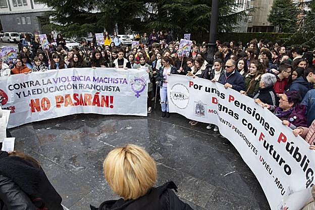 La manifestación de los estudiantes, en la plaza de España. 
