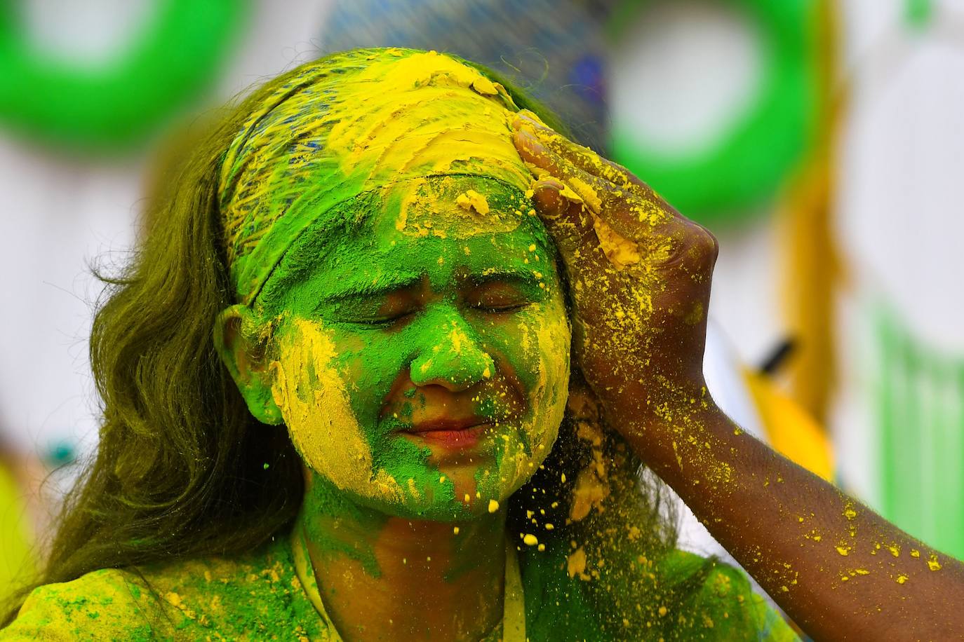 La ciudad india cumplió con el tradicional festival de color que se celebra cada primavera. Esta cita, también muy popular en Nepal, es conocida igualmente como la fiesta del amor o de los colores y, aunque se trata de una fiesta muy antigua en la cultura india, se ha extendido por otros puntos de Europa y América. 