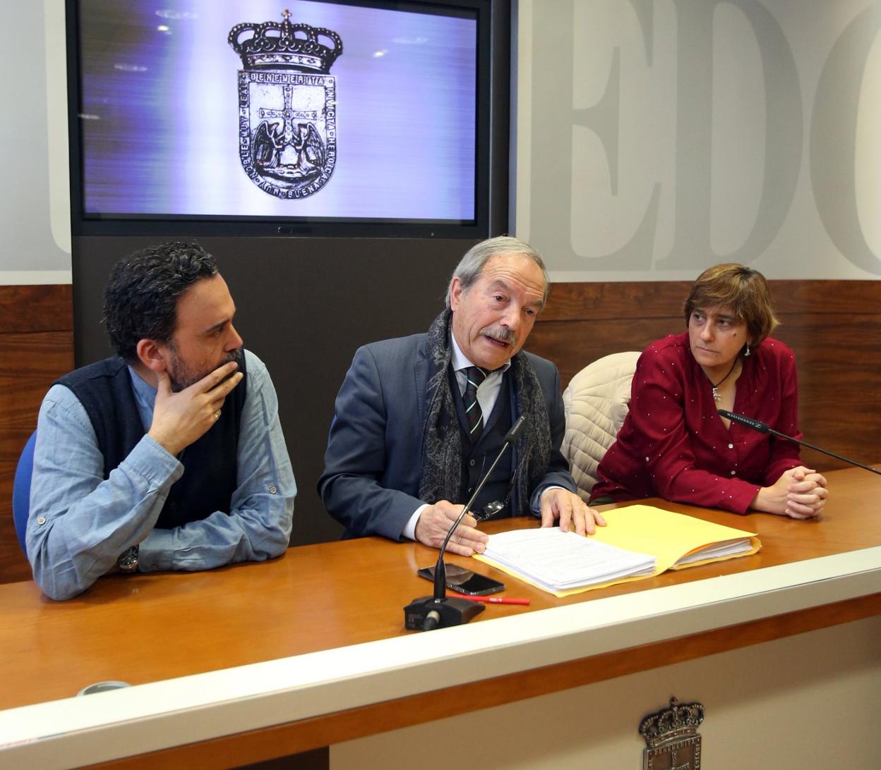 Ricardo Fernández, Wenceslao López y Ana Rivas, ayer. 