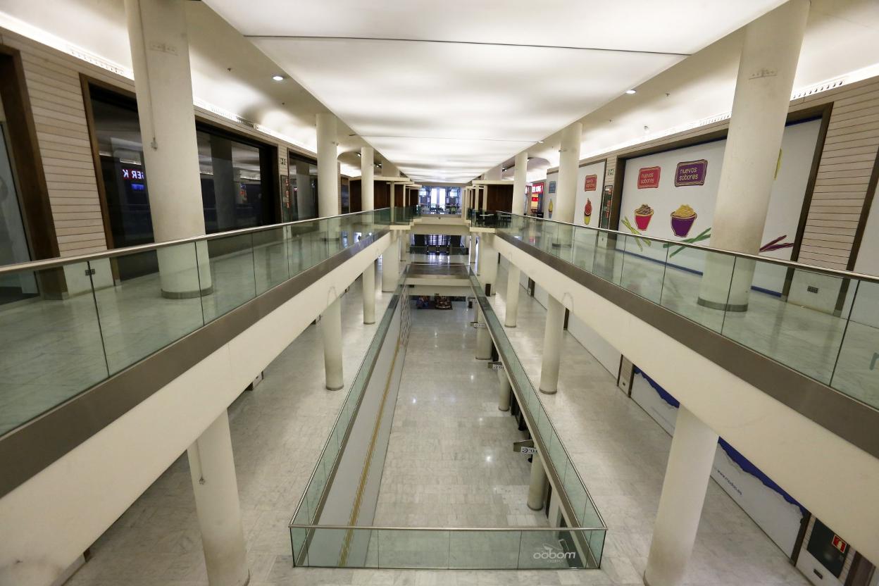 El interior del Modoo, completamente vacío. 