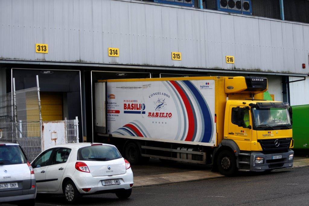 Los trabajadores comienzan una jornada laboral con estado de Alarma en vigor