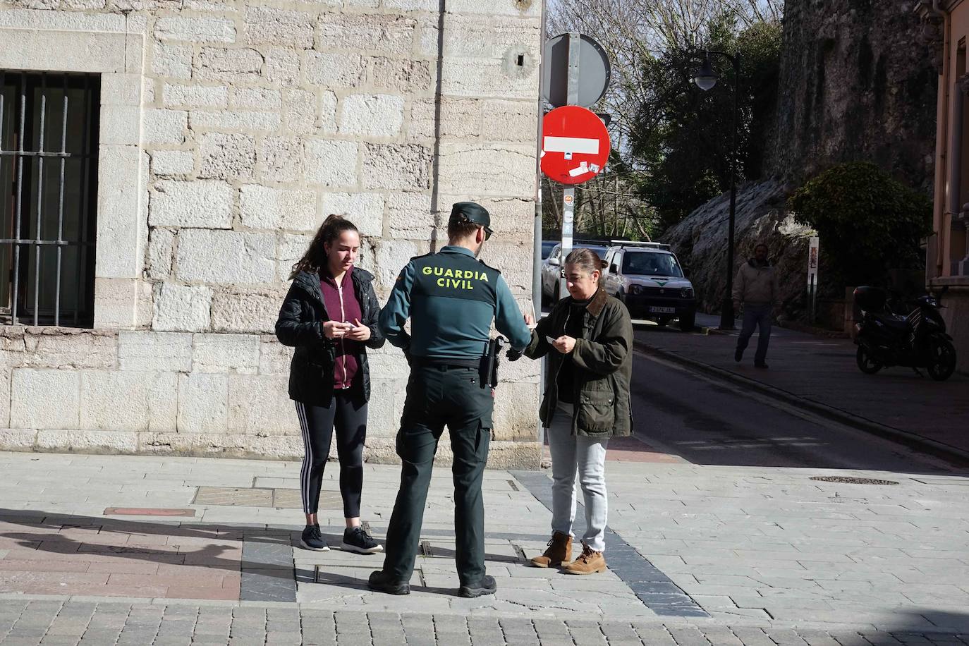 Apenas ciudadanos es la tónica general en las calles y carreteras asturianas