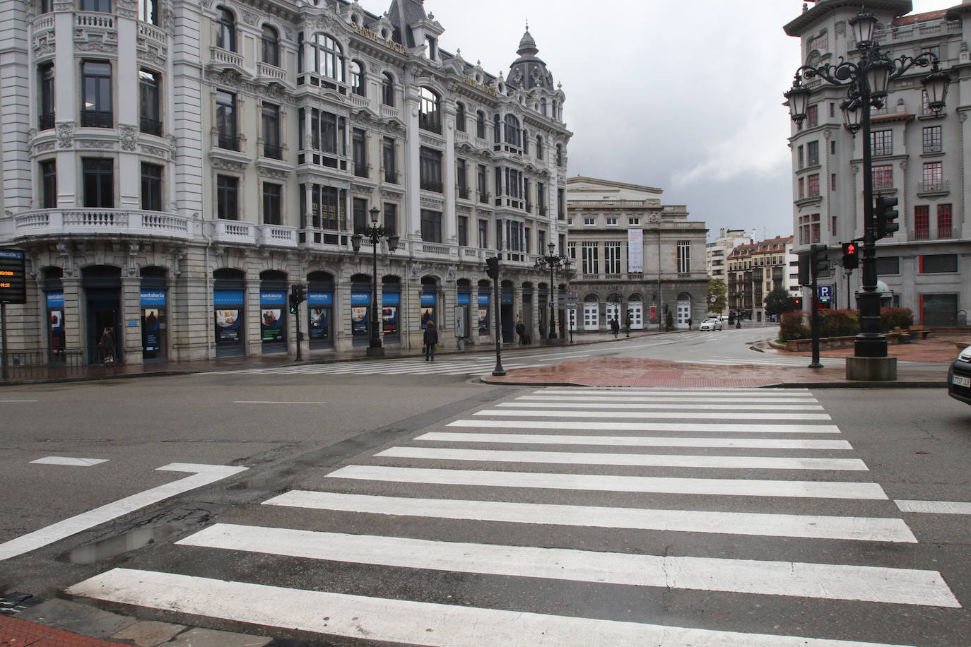 Apenas ciudadanos es la tónica general en las calles y carreteras asturianas