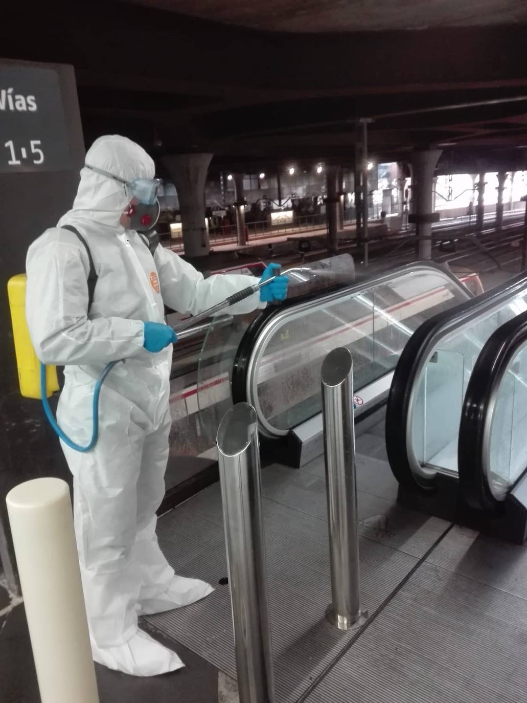 Los integrantes de la UME tendrán como una de las labores fundamentales la limpieza de edificios y zonas de uso público como estasciones de tren o autobús