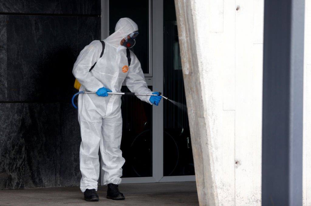 Los integrantes de la UME tendrán como una de las labores fundamentales la limpieza de edificios y zonas de uso público como estasciones de tren o autobús