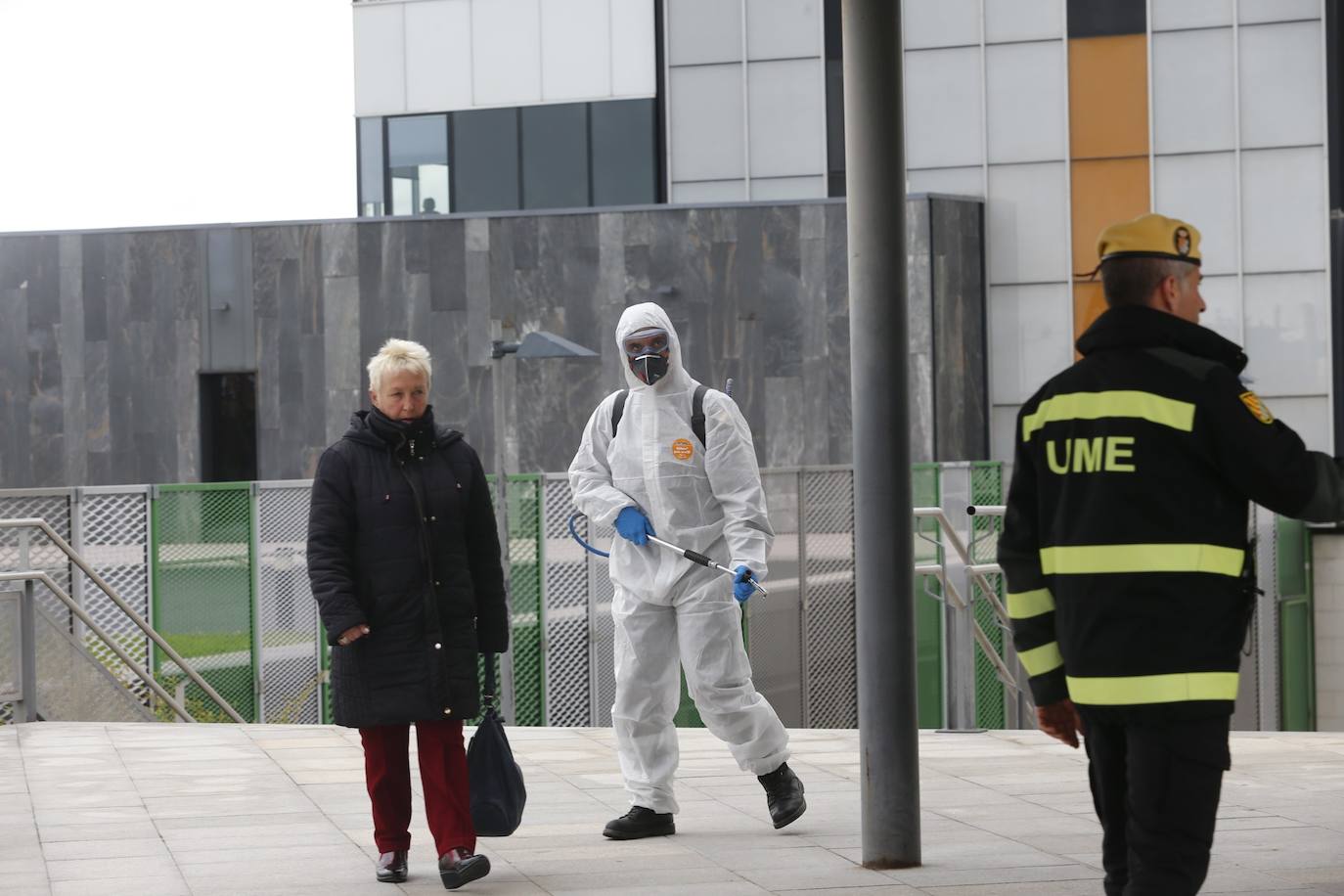 Los integrantes de la UME tendrán como una de las labores fundamentales la limpieza de edificios y zonas de uso público como estasciones de tren o autobús