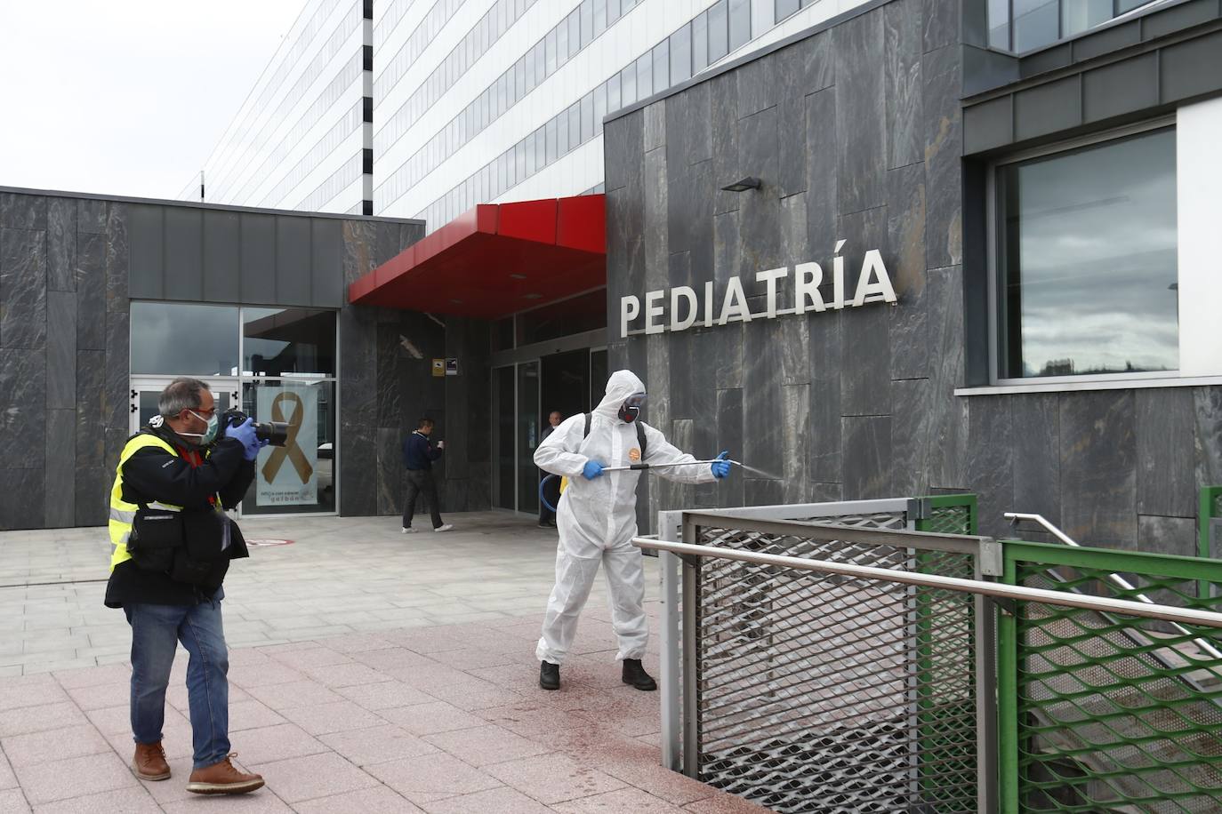 Los integrantes de la UME tendrán como una de las labores fundamentales la limpieza de edificios y zonas de uso público como estasciones de tren o autobús