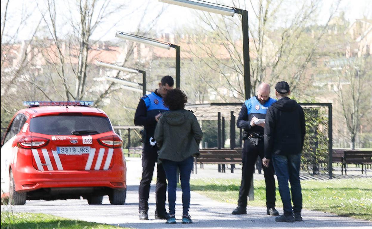 50 personas multadas en Gijón por incumplir el estado de alarma en el segundo día de confinamiento