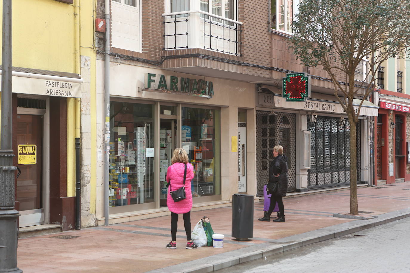 Los asturianos siguen viviendo bajo las restricciones que impone el Estado de Alarma por el coronavirus 