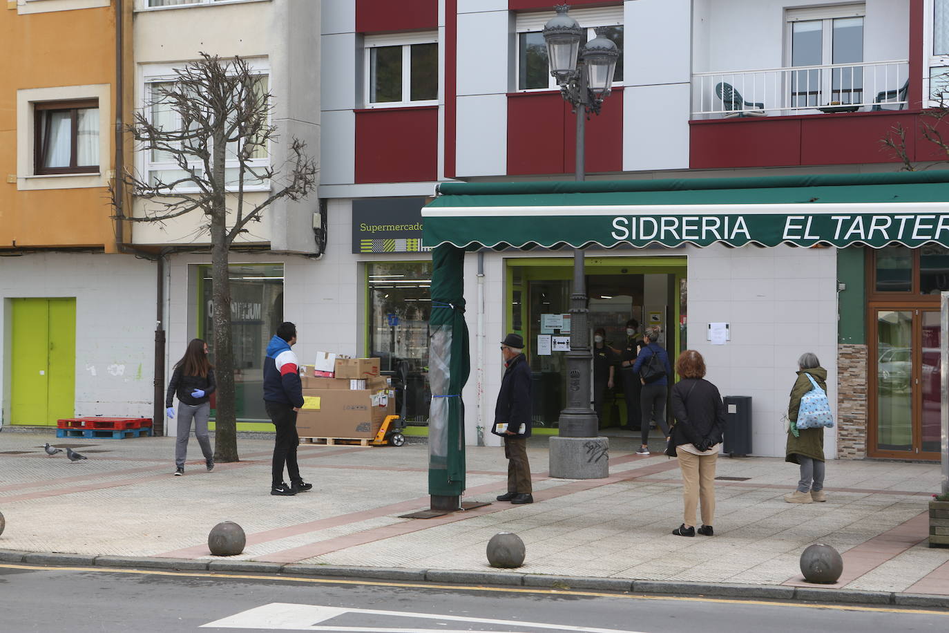Los asturianos siguen viviendo bajo las restricciones que impone el Estado de Alarma por el coronavirus 